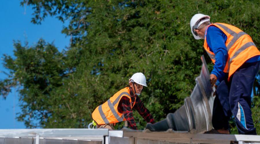 Professional gutter cleaning in Centerport, NY